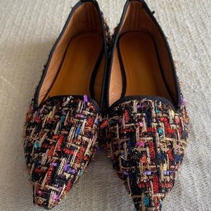 Pointed toe flat shoes